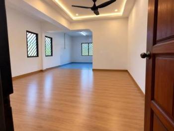 Ruang tamu & makan – Pangsapuri di Taman Tampoi Utama, Johor Bahru, foto 4