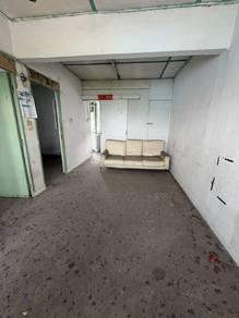 Taman Ungku Tun Aminah, Skudai的平层住宅，照片1