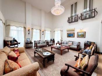 Ruang tamu & makan – Banglo di Bangi Golf Resort, Bangi, foto 7