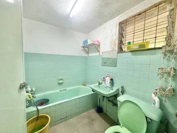 Bathroom – House at Seksyen 14, Petaling Jaya, photo 9