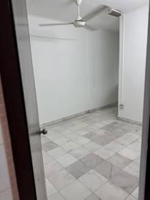 Flat at Sri Indah, Seri Kembangan, photo 6