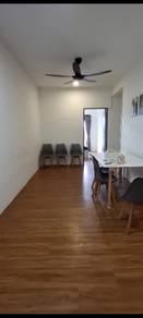 Ruang tamu & makan – Bilik di UCSI Residence 2, Cheras, foto 6