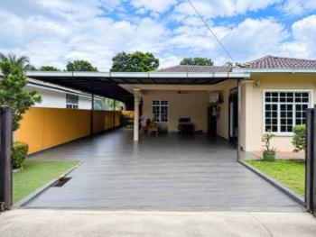 Bungalow at Jalan Melor, Bukit Beruntung, photo 1