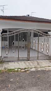 House at taman daya, jalan pinang, Johor Bahru, photo 1