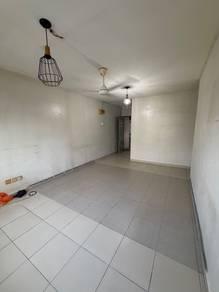 Townhouse at Larkin Idaman A2, Johor Bahru, photo 1
