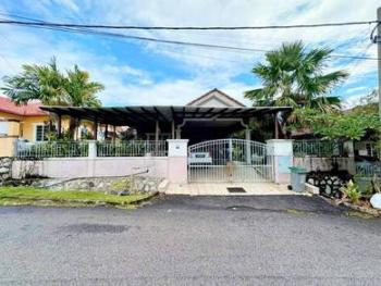Banglo di Jalan Sri Pulai 13, Sikamat, foto 1