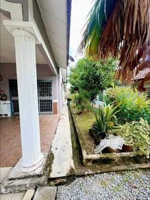 Banglo di Jalan Sri Pulai 13, Sikamat, foto 9