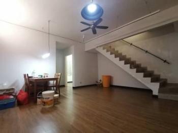 Rumah di Jalan PU 12, Taman Puchong Utama, Puchong, foto 1