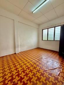 Taman Sri Plentong, Masai的平层住宅，照片1