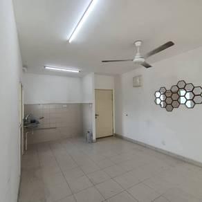 Persiaran Setia Makmur, Setia Alam的公寓，照片4
