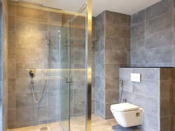 浴室 – Jesselton Residence, Kota Kinabalu的共管公寓，照片9