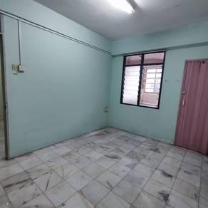 卧室 – Pangsapuri Kampung Aman 1, Seri Kembangan的组屋，照片5