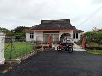 Bungalow at Alor Akar, Kuantan, photo 3