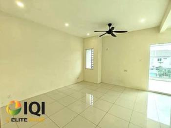 Pearl Residence Villa Mutiara, Simpang Ampat的房屋，照片3