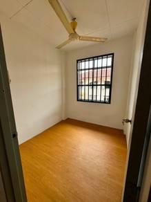 Sri Pulai Perdana, Johor Bahru的平层住宅，照片3