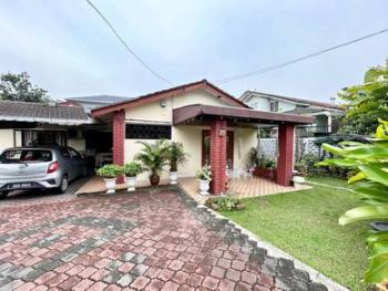 Bungalow at Kampung Tunku SS 1, Petaling Jaya, photo 1