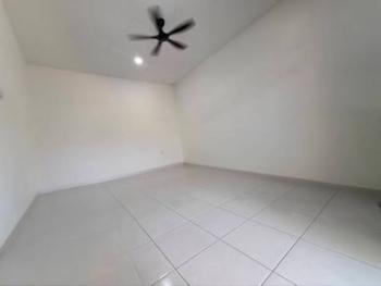 House at Jalan Bayan, Kulai, photo 2
