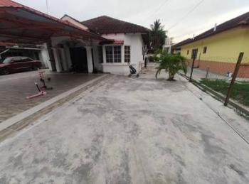 Bungalow at Taman Desa Mawar, Tanjong Karang, photo 3