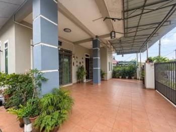 Bungalow at Jalan Yakin, Kluang, photo 1