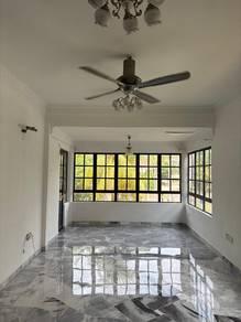 Rumah Bandar di Jalan Nova U5, Subang Bestari, foto 2