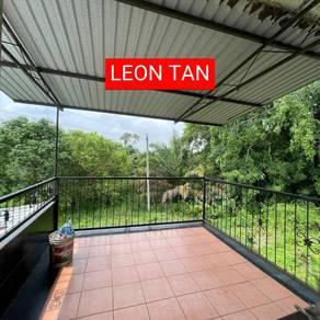 Balcony – Bungalow at Haji Baki, Kuching, photo 4
