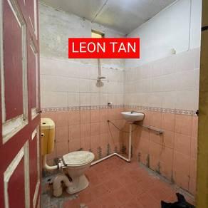 Bathroom – Bungalow at Haji Baki, Kuching, photo 10