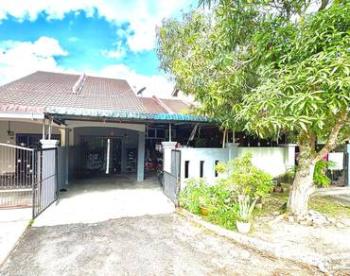 House at Jalan Binjai, Kota Tinggi, photo 1