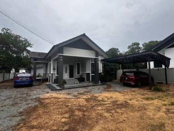Bungalow at Beris Lalang, Jelawat, Bachok, photo 1