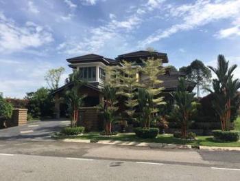 Bungalow at Perdana Lakeview East, Cyberjaya, photo 1