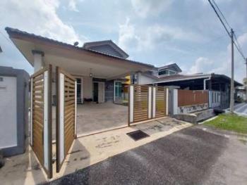 Bungalow at Taman Belimbing Setia, Durian Tunggal, photo 1