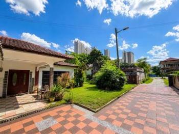 Bungalow at Taman Pelangi, Batu, photo 2