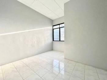 House at Taman Dahlia, Sepang, photo 9