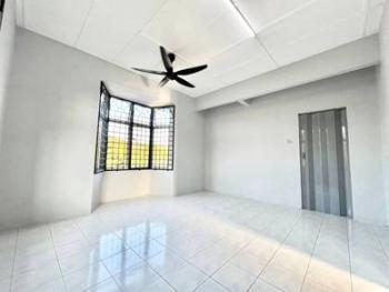 House at Taman Dahlia, Sepang, photo 7