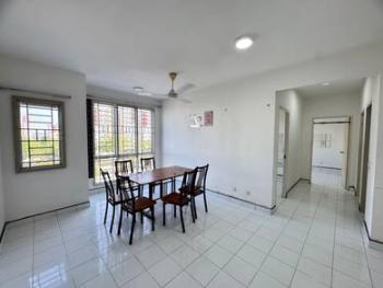 Apartmen di Jalan Setia Gemilang U13/47, Setia Alam, foto 1