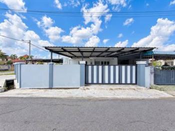 House at Taman Changkat, Teluk Intan, photo 2