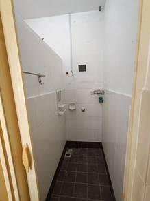 Bilik air – Rumah Bandar di Krubong Perdana, Krubong, foto 10