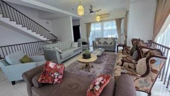 Ruang tamu & makan – Vila di Duta Villa, Setia Alam, foto 5