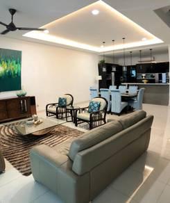 Ruang tamu & makan – Vila di Duta Villa, Setia Alam, foto 4