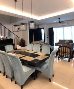 Ruang tamu & makan – Vila di Duta Villa, Setia Alam, foto 1