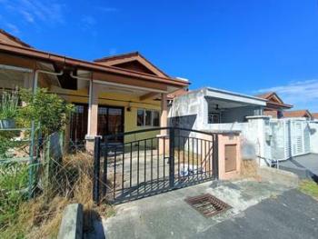 House at TAMAN PUNCAK JALIL [PUJ 9], Puncak Jalil, photo 3