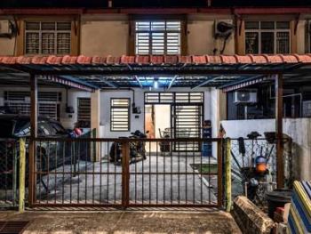 Taman Bunga Raya, Sepang的房屋，照片1
