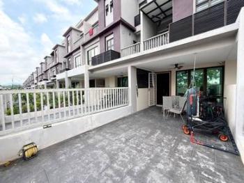 Townhouse at The Strata, Bangi, photo 3