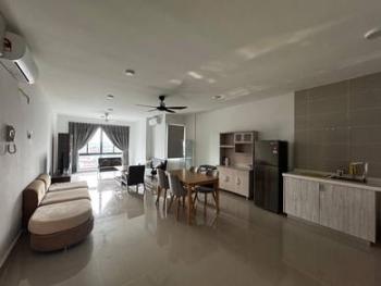 Ruang tamu & makan – Kondominium di Jesselton View, Kota Kinabalu, foto 2