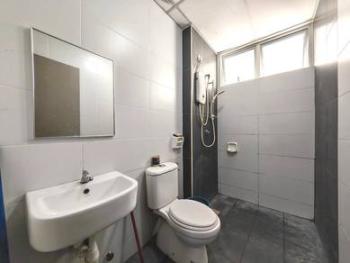 Bilik air – Apartmen di Larkin Heights, Johor Bahru, foto 8
