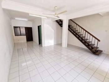 House at Taman Pinggiran Putra, Seri Kembangan, photo 1
