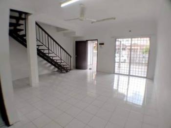 House at Taman Pinggiran Putra, Seri Kembangan, photo 2
