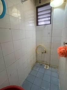 Apartmen di Teratai, Taman Bukit Subang, Section U16, Shah Alam, foto 8