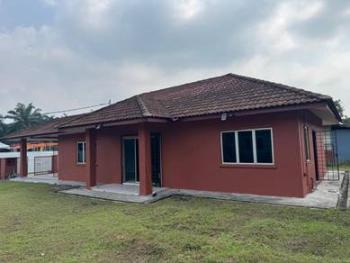 Bungalow at Taman Riveria Perdana, Klang, photo 5