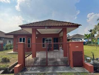 Bungalow at Taman Riveria Perdana, Klang, photo 1