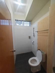 Bilik air – Rumah di Jalan Enau, Taman Daya, Johor Bahru, foto 10